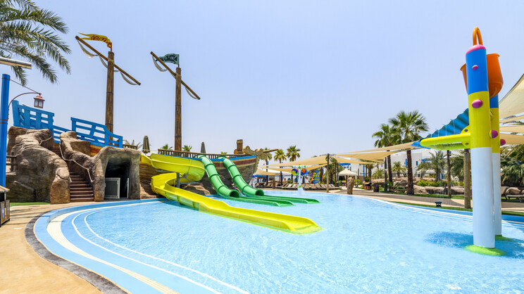 Hilton Salwa Beach Resort & Villas